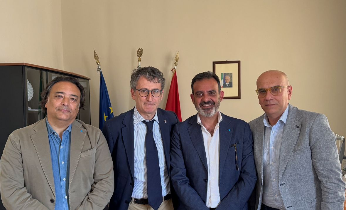 LA UIL HA INCONTRATO IL COMMISSARIO DELL’ADSP DELLO STRETTO AVV. RIZZO LA UIL HA INCONTRATO IL COMMISSARIO DELL’ADSP DELLO STRETTO AVV. RIZZO