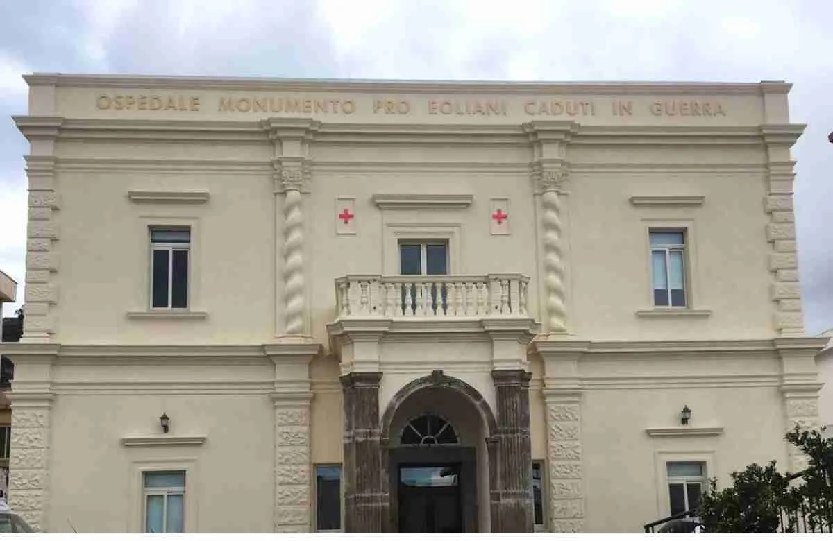 L’OSPEDALE DI LIPARI RISCHIA IL DEFINITIVO RIDIMENSIONAMENTO E IL DIRITTO COSTITUZIONALE ALLA SALUTE DEI CITTADINI DELLE EOLIE É QUASI AZZERATO L’OSPEDALE DI LIPARI RISCHIA IL DEFINITIVO RIDIMENSIONAMENTO E IL DIRITTO COSTITUZIONALE ALLA SALUTE DEI CITTADINI DELLE EOLIE É QUASI AZZERATO