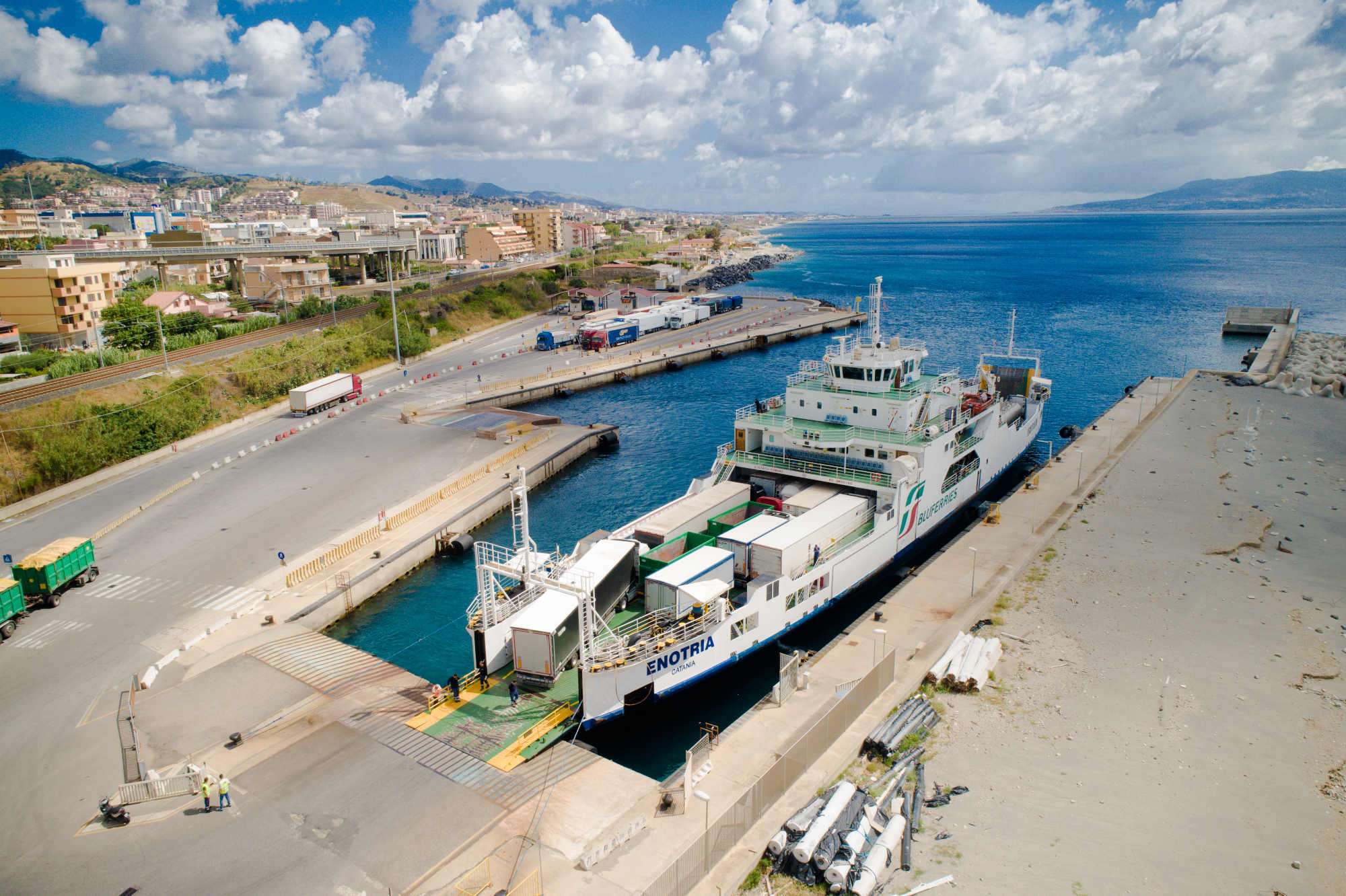 CRONACA DI UNA MORTE ANNUNCIATA: PER IL PORTO DI TREMESTIERI MANCANO ALTRI 11,5 MILIONI DI EURO. LA UIL NON SI ARRENDE CRONACA DI UNA MORTE ANNUNCIATA: PER IL PORTO DI TREMESTIERI MANCANO ALTRI 11,5 MILIONI DI EURO. LA UIL NON SI ARRENDE
